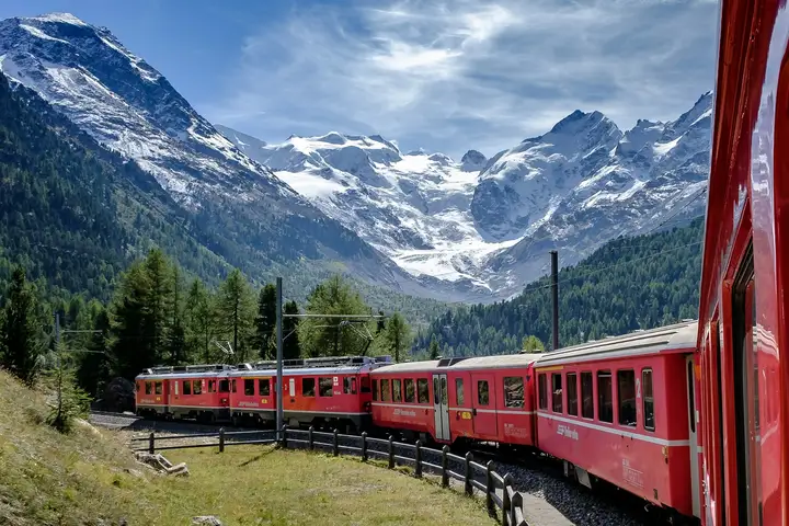 Met de Glacier Express van Zermatt naar St. Moritz